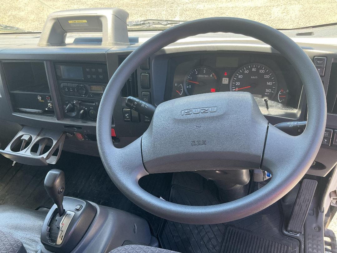 Photo '14' of Isuzu ELF Chiller