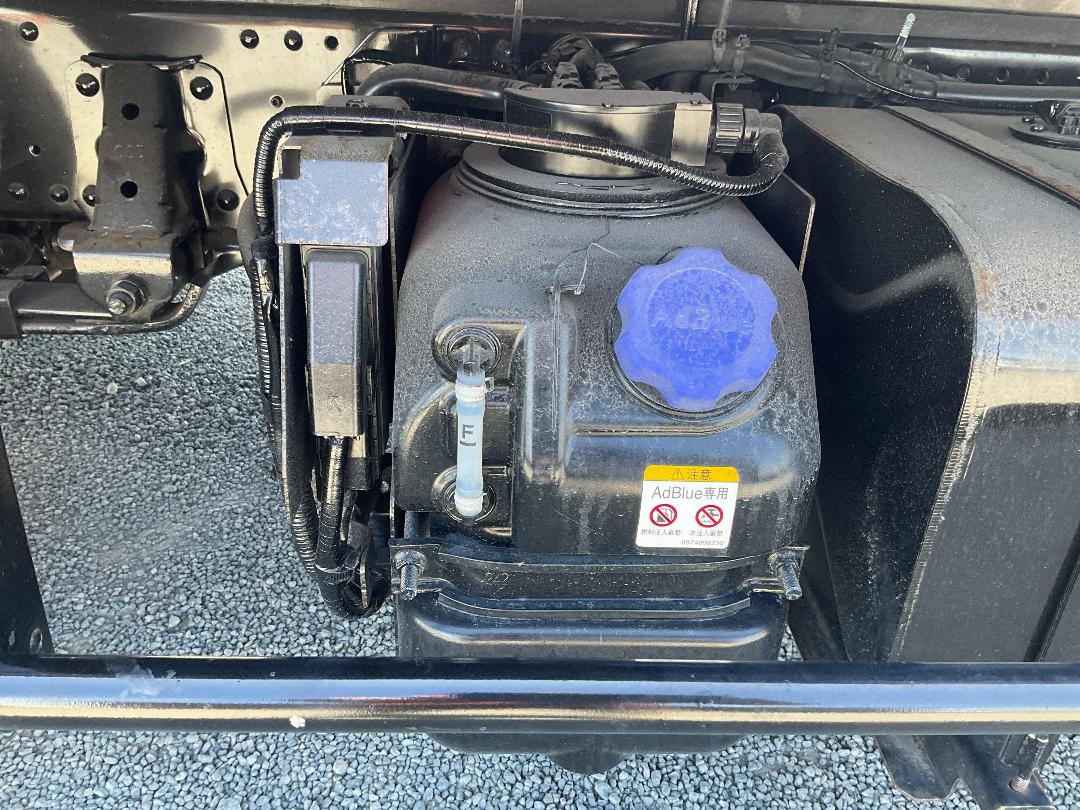 Photo '26' of Isuzu ELF Chiller