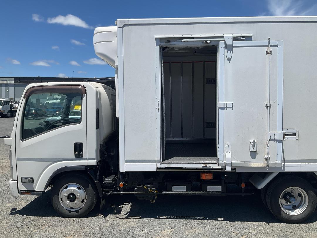 Photo '29' of Isuzu ELF Chiller