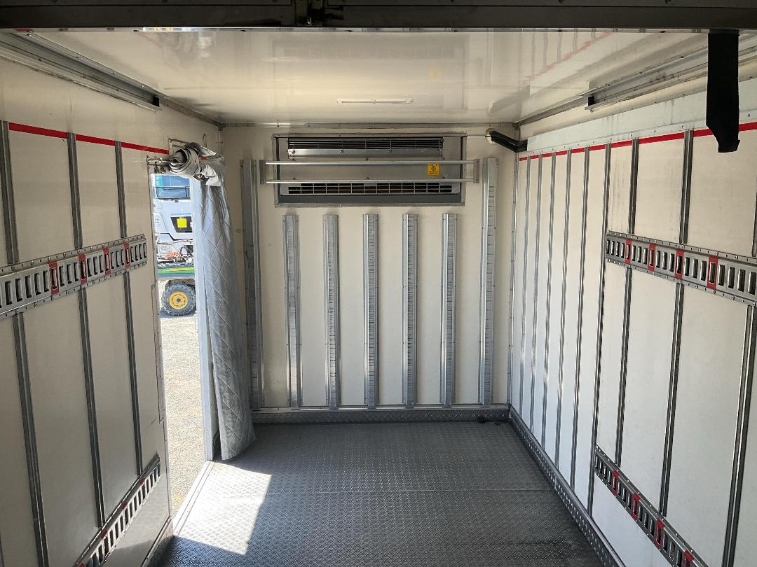 Photo '31' of Isuzu ELF Chiller