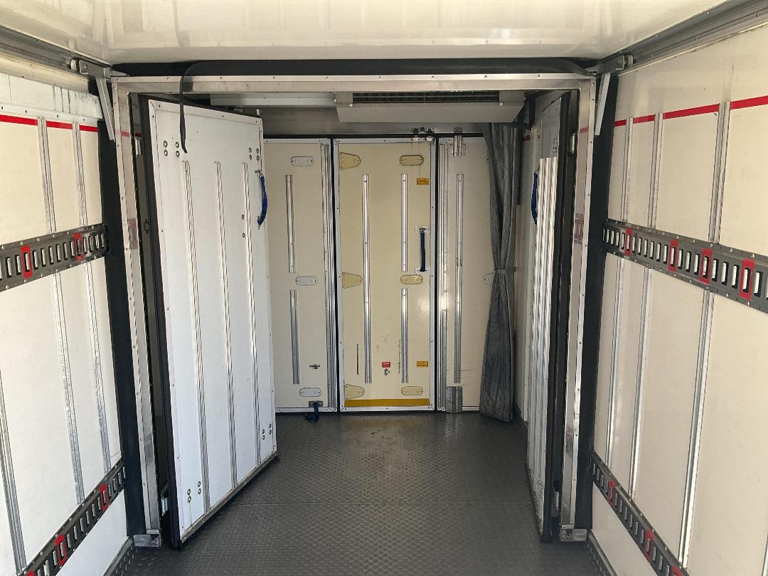 Photo '30' of Isuzu ELF Chiller