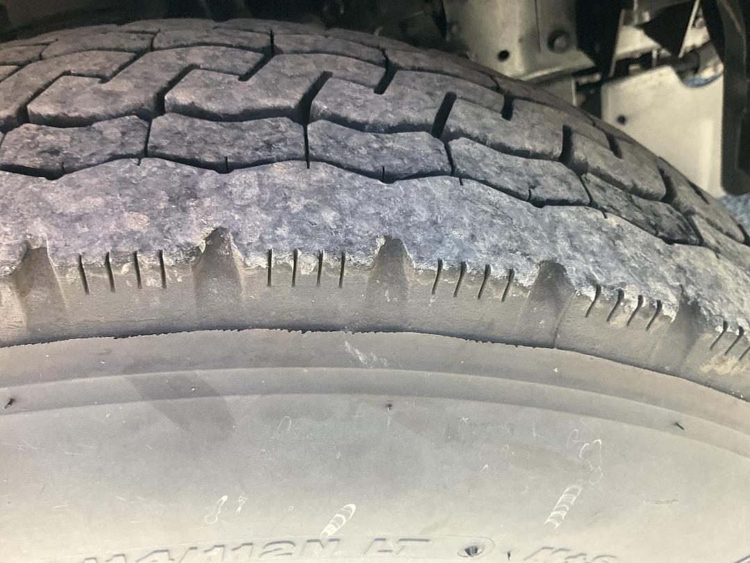 Photo '40' of Isuzu ELF Chiller