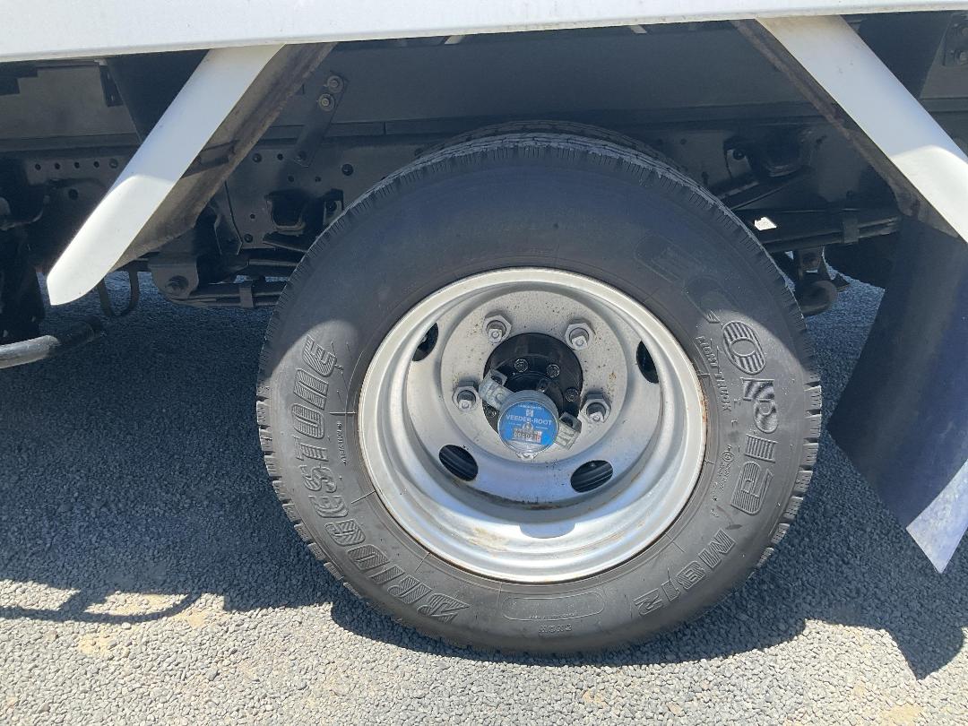 Photo '41' of Isuzu ELF Chiller