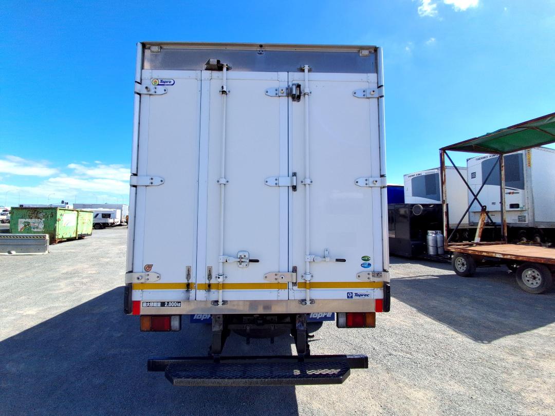 Photo '5' of Isuzu ELF Chiller Photo '5' of Isuzu ELF Chiller