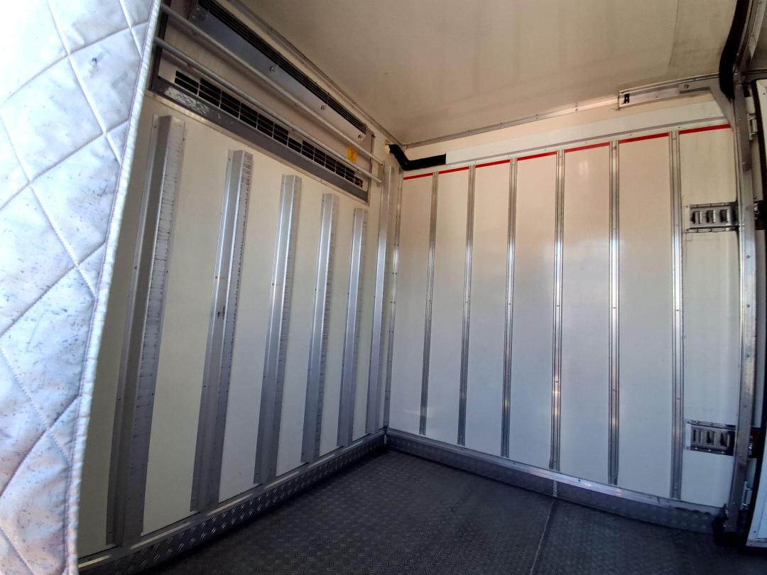 Photo '34' of Isuzu ELF Chiller Photo '34' of Isuzu ELF Chiller