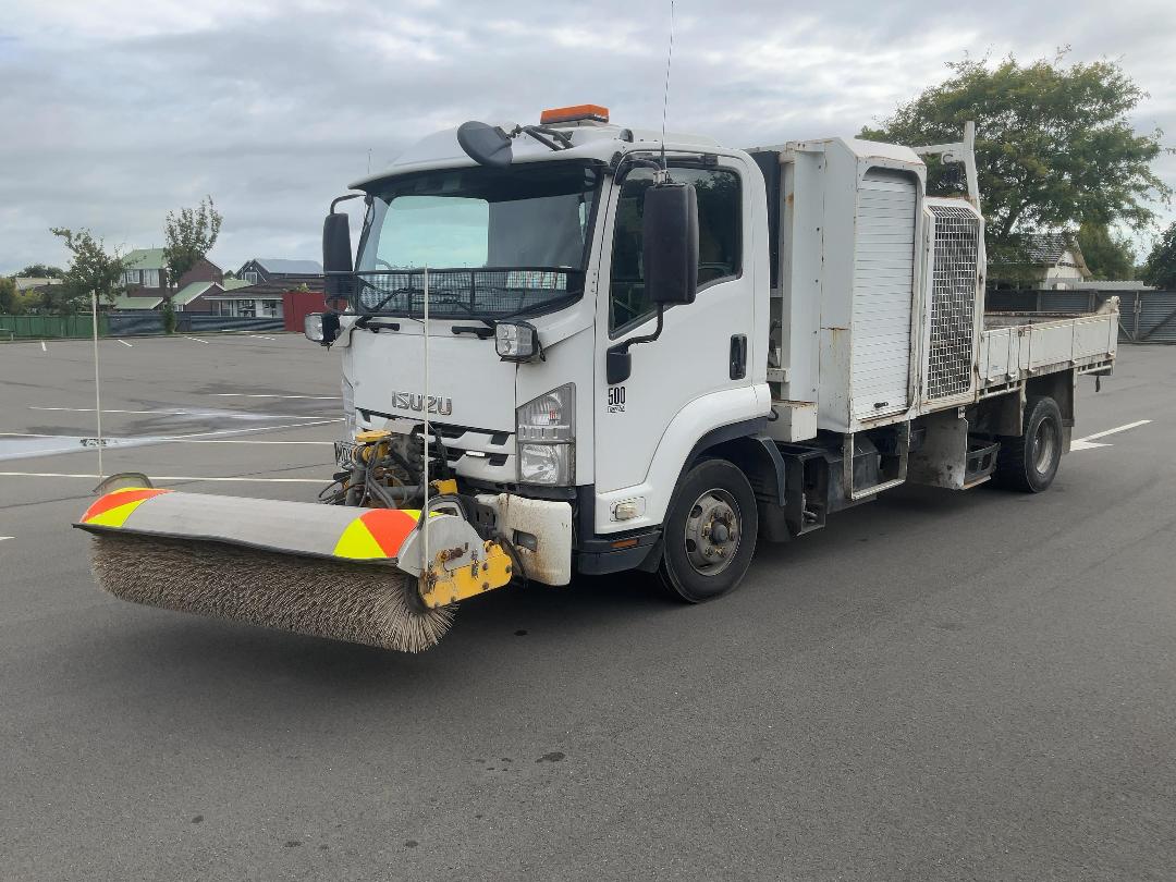 Photo '9' of Isuzu F Series FRR500 Tipper Photo '9' of Isuzu F Series FRR500 Tipper