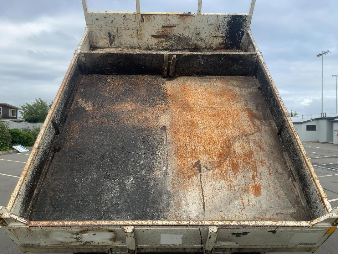 Photo '18' of Isuzu F Series FRR500 Tipper Photo '18' of Isuzu F Series FRR500 Tipper