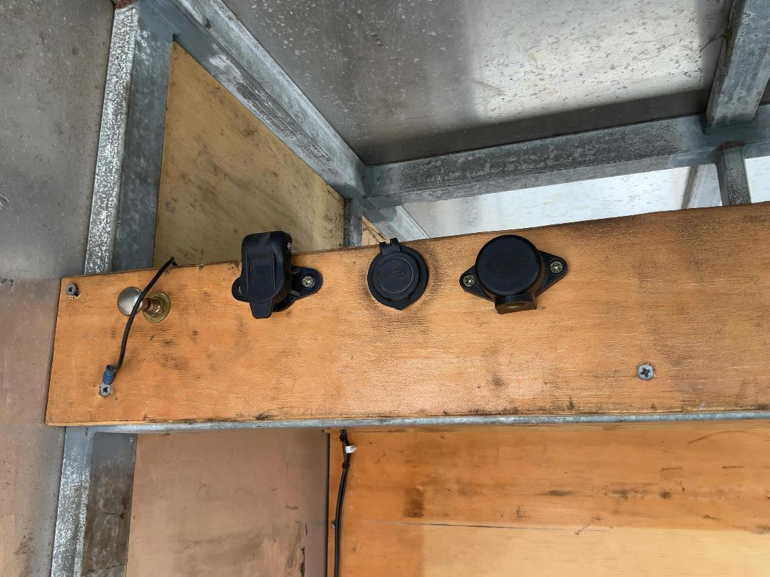 Photo '25' of Isuzu N Series NLR250S Service Vehicle