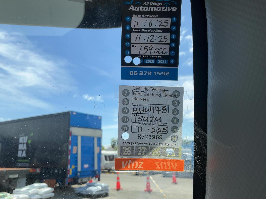 Photo '43' of Isuzu N Series NLR250S Service Vehicle