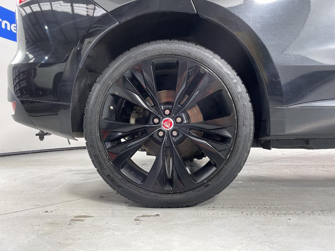 Photo '12' of Jaguar F-Pace