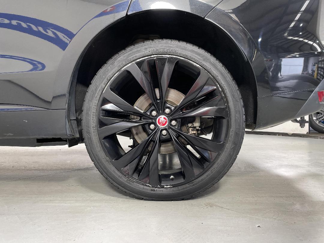 Photo '11' of Jaguar F-Pace