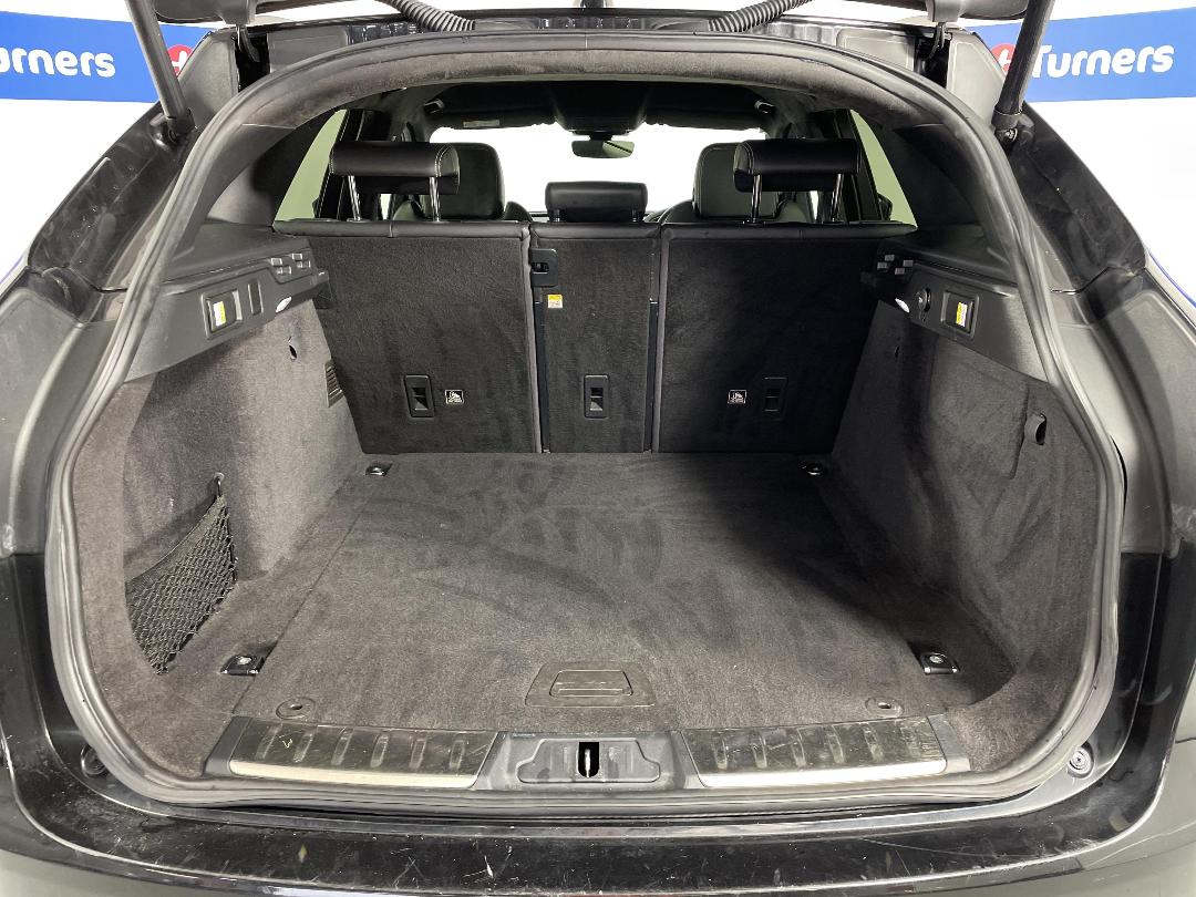 Photo '14' of Jaguar F-Pace