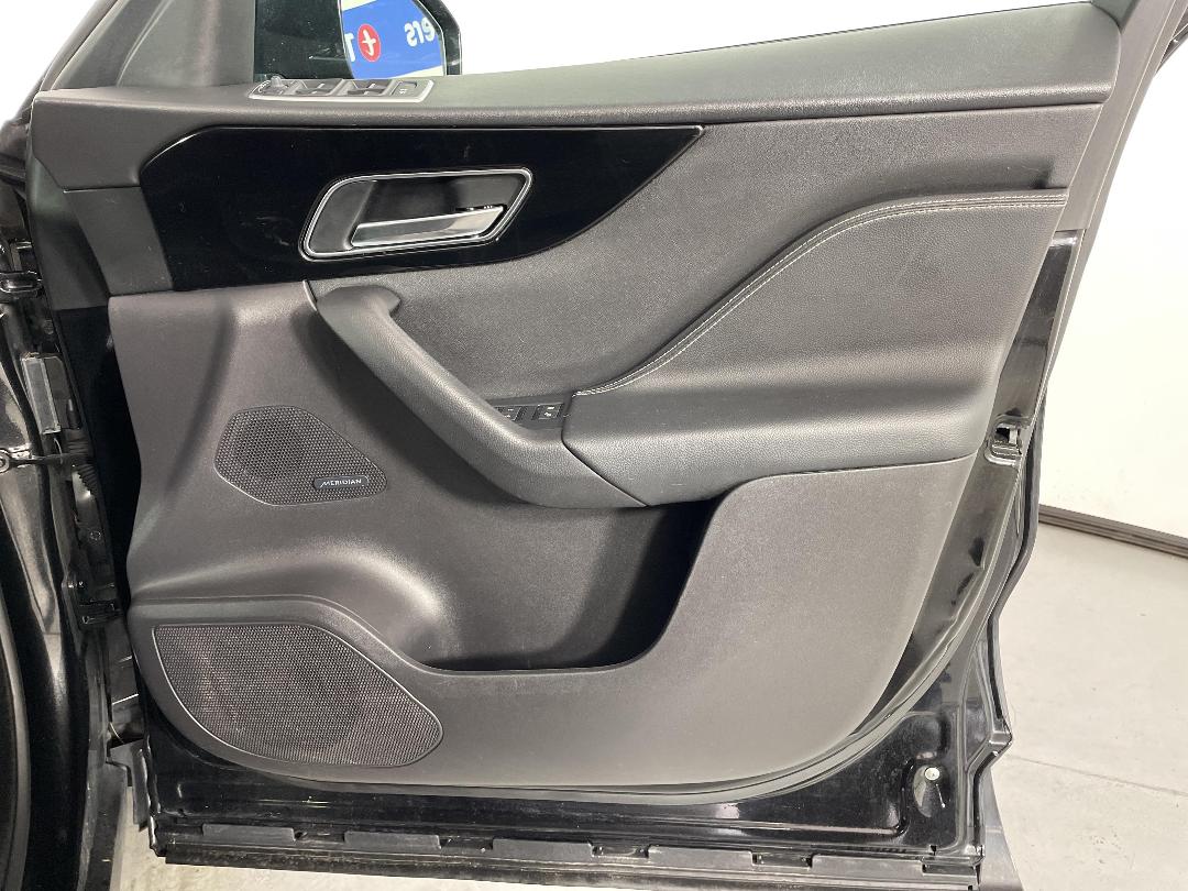 Photo '15' of Jaguar F-Pace