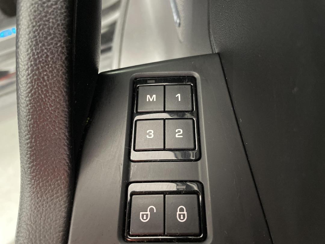 Photo '29' of Jaguar F-Pace