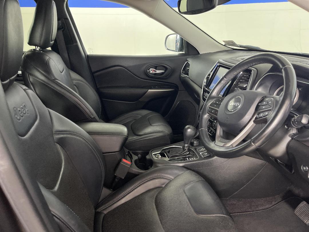 Photo '16' of Jeep Cherokee Photo '16' of Jeep Cherokee