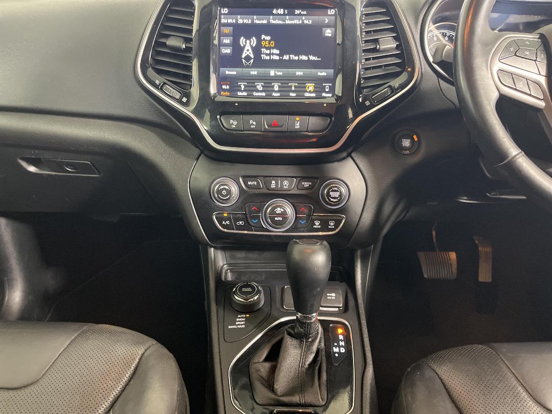 Photo '18' of Jeep Cherokee Photo '18' of Jeep Cherokee