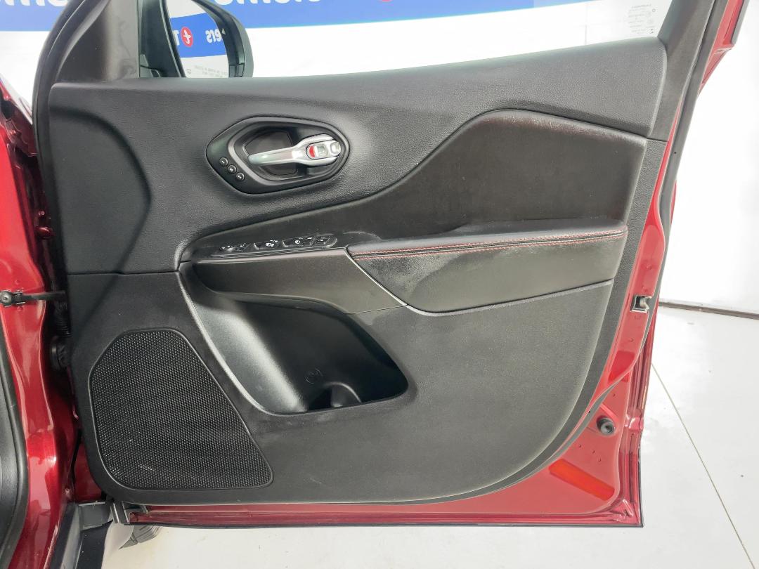 Photo '15' of Jeep Cherokee