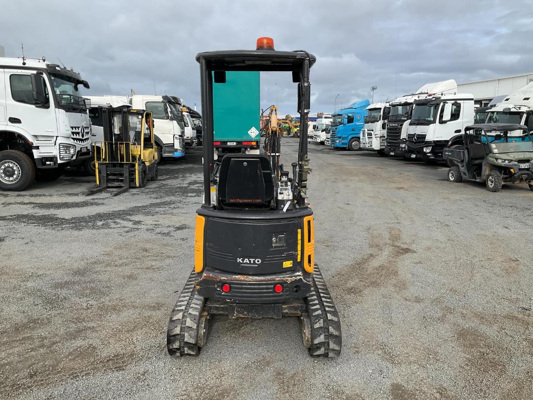 Photo '5' of KATO 17VYE Excavator