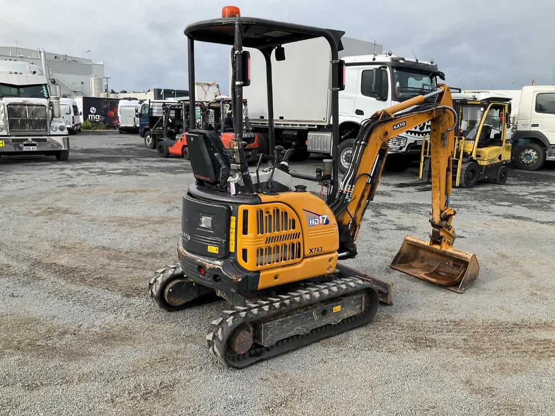 Photo '4' of KATO 17VYE Excavator