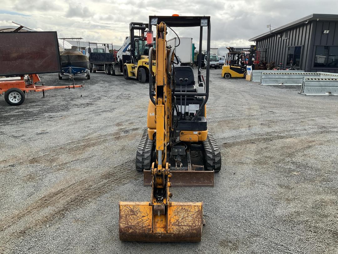 Photo '10' of KATO 17VYE Excavator