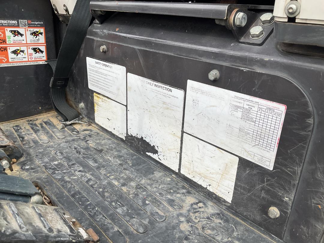 Photo '24' of KATO 17VYE Excavator