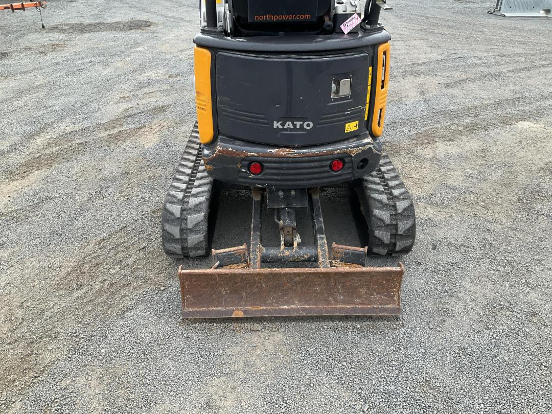 Photo '23' of KATO 17VYE Excavator