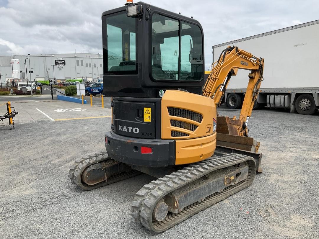 Used KATO 35V4 2019 Turners Trucks & Machinery for Sale 22531331 Turners