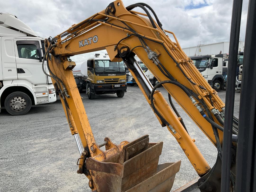 Used KATO 35V4 2019 Turners Trucks & Machinery for Sale 22531331 Turners