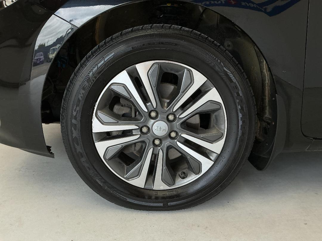 Photo '10' of KIA Carnival