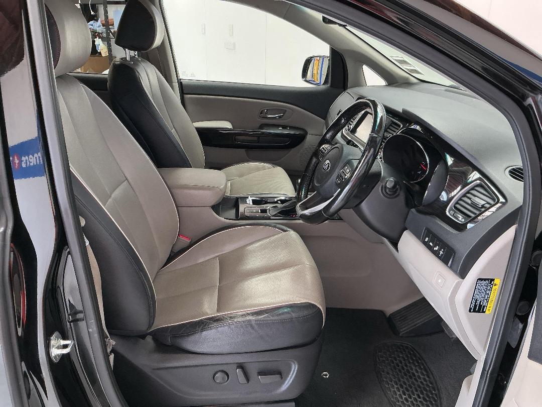 Photo '16' of KIA Carnival