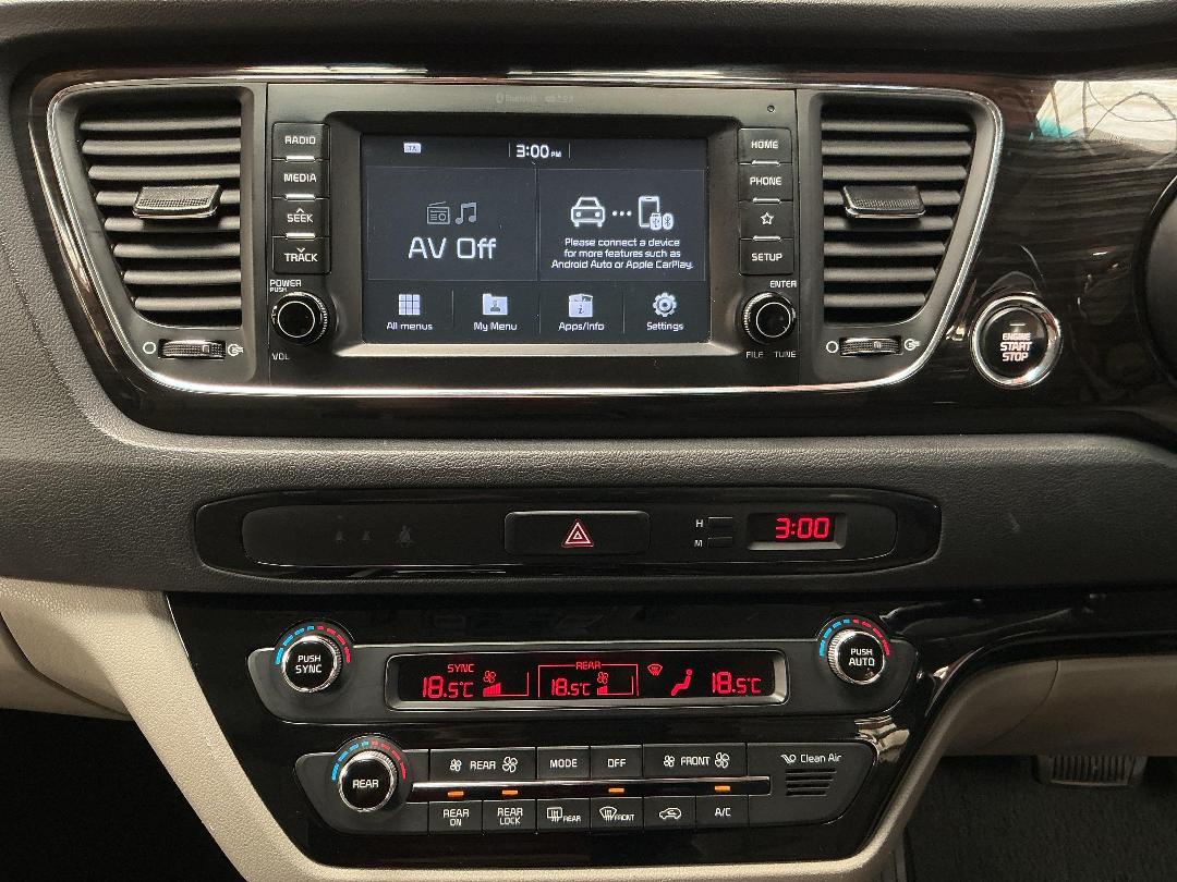 Photo '18' of KIA Carnival