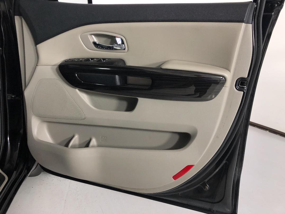 Photo '15' of KIA Carnival