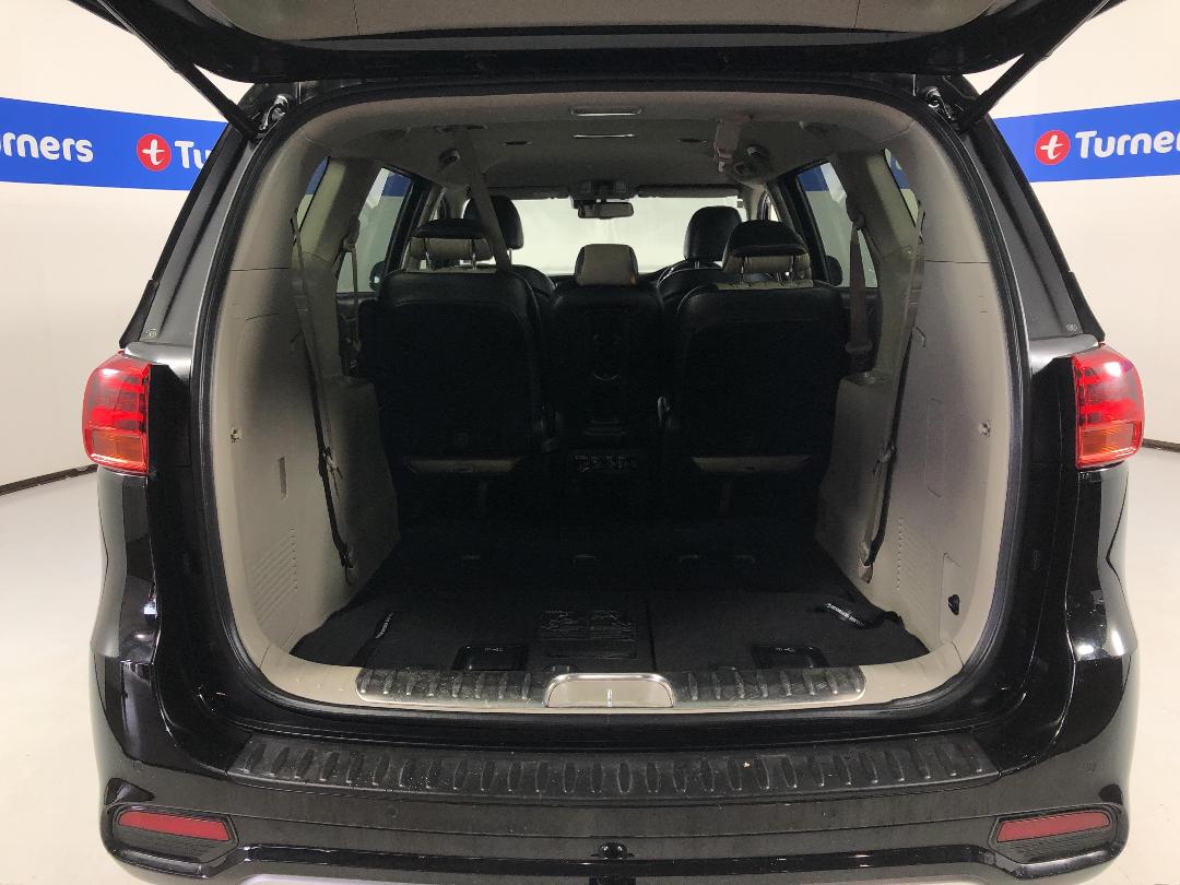 Photo '14' of KIA Carnival