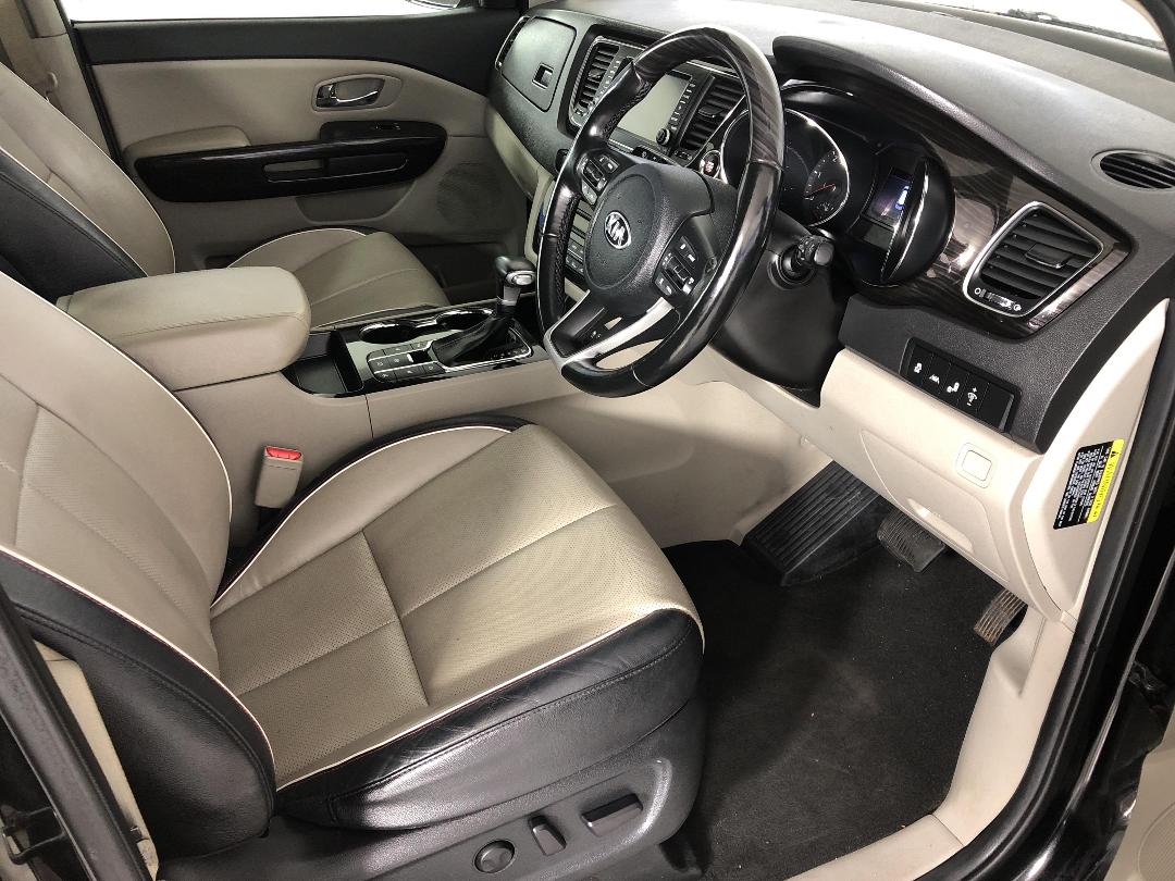 Photo '16' of KIA Carnival