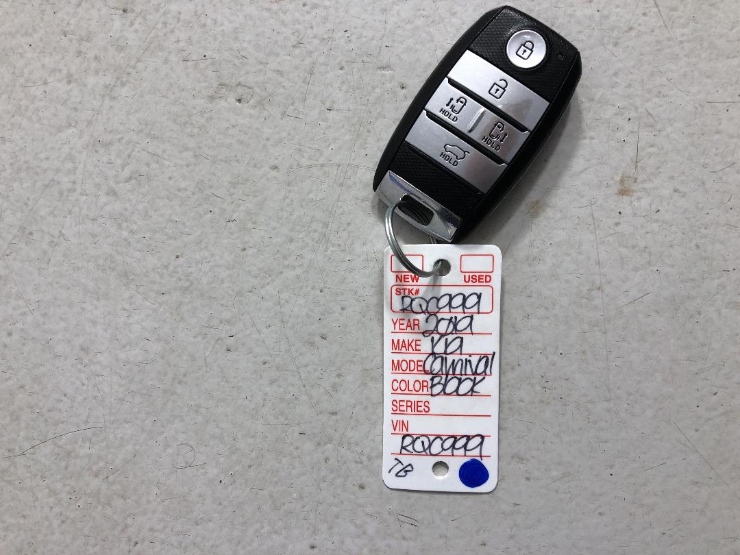 Photo '22' of KIA Carnival