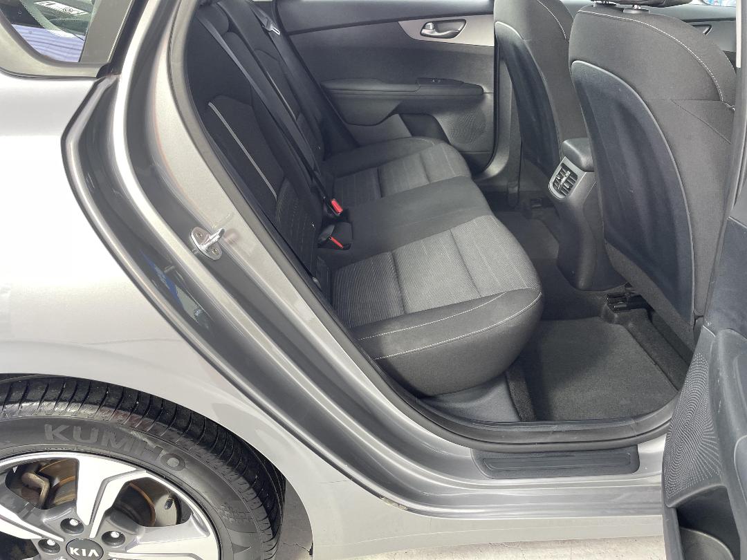 Photo '20' of KIA Cerato