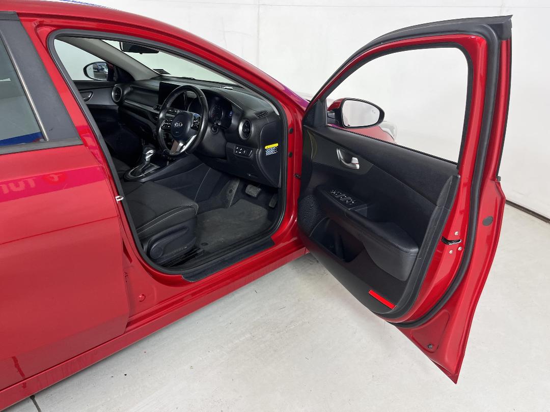 Photo '15' of KIA Cerato Photo '15' of KIA Cerato