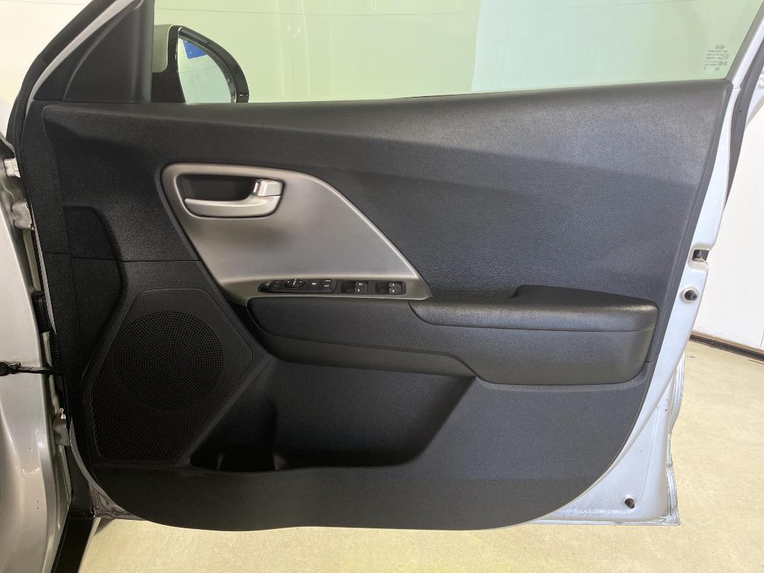 Photo '15' of KIA Niro Photo '15' of KIA Niro