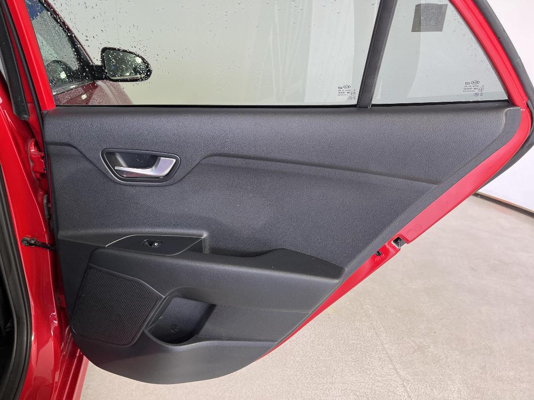 Photo '19' of KIA RIO