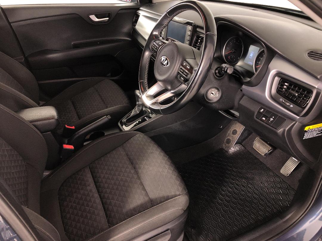 Photo '16' of KIA RIO Photo '16' of KIA RIO