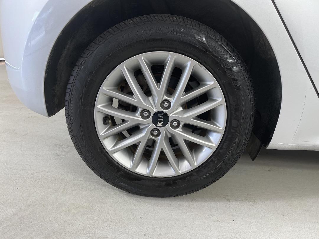 Photo '12' of KIA RIO