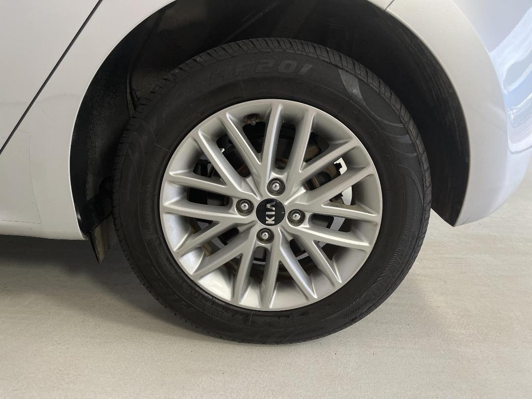 Photo '11' of KIA RIO