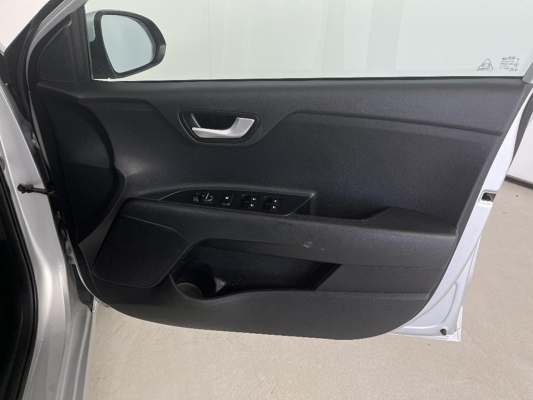 Photo '15' of KIA RIO