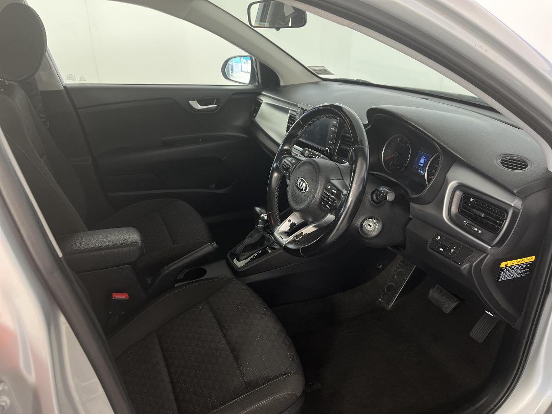 Photo '16' of KIA RIO