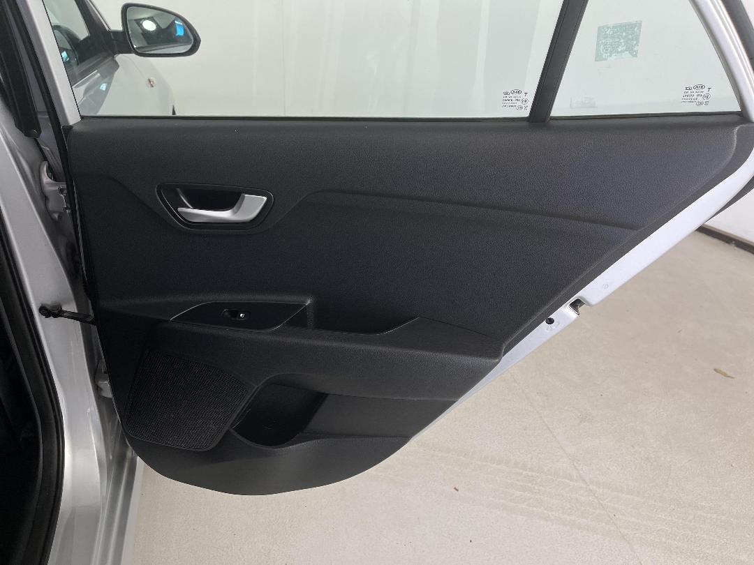 Photo '19' of KIA RIO