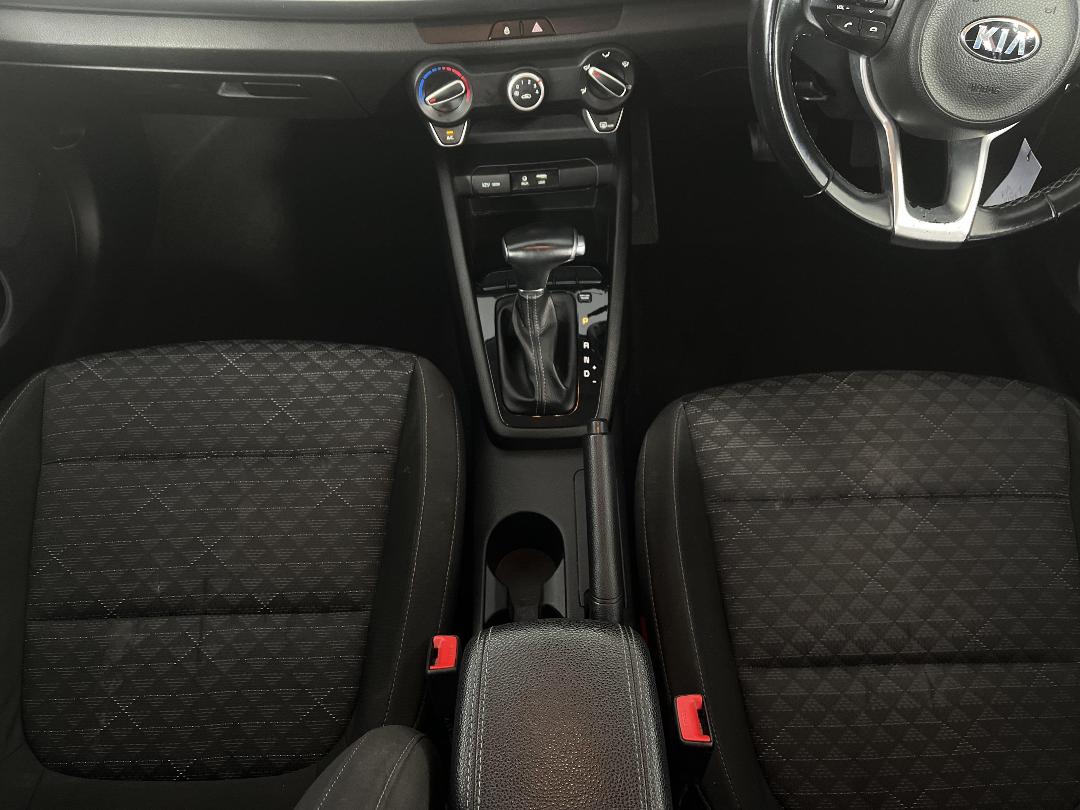 Photo '18' of KIA RIO