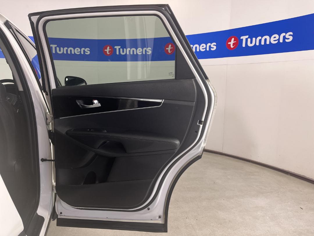 Photo '19' of KIA Sorento