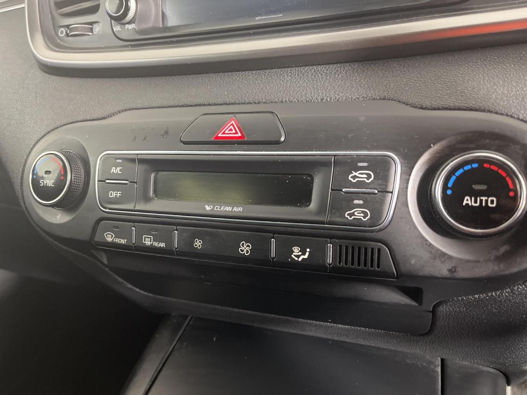 Photo '28' of KIA Sorento