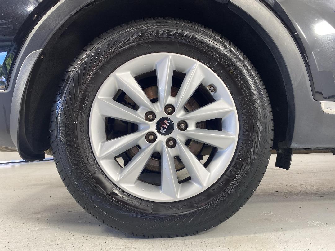 Photo '12' of KIA Sorento Photo '12' of KIA Sorento