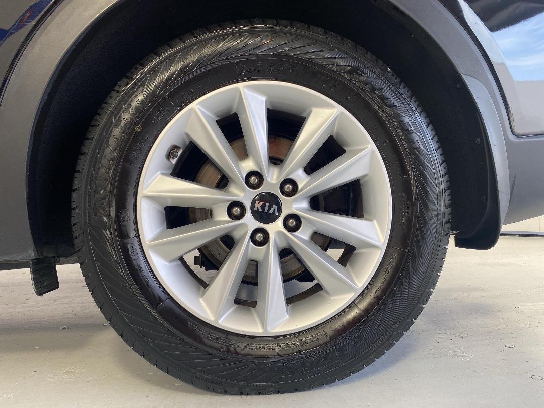 Photo '11' of KIA Sorento Photo '11' of KIA Sorento